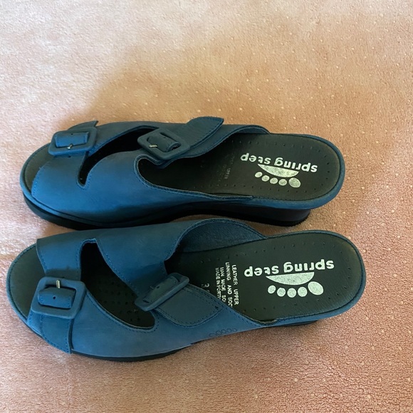 Navy Spring Step Wedges - Picture 2 of 3